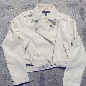 Forever 21 white leather jacket size S. Used a few times. I’m great condition.